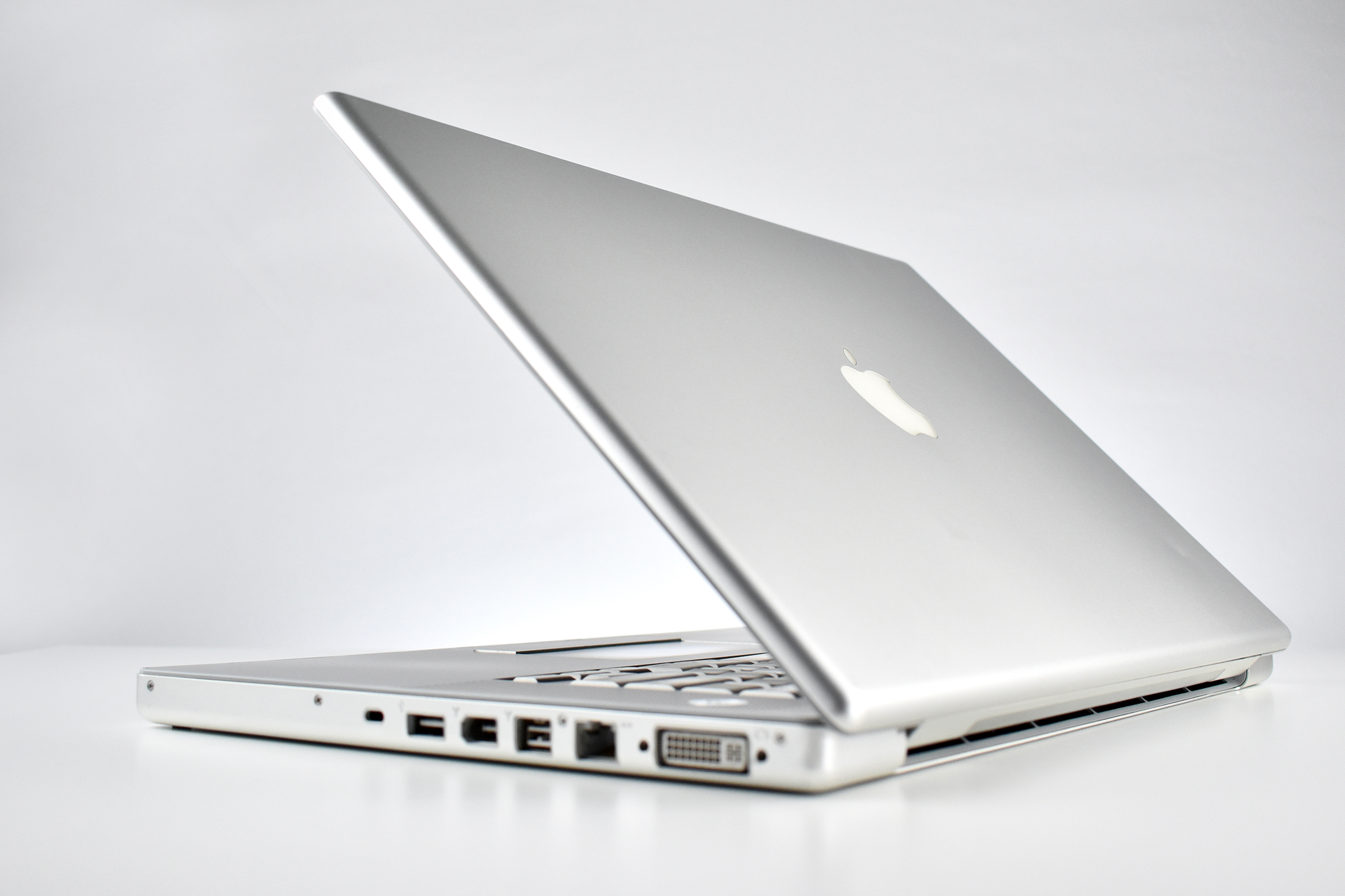 MacBook Pro 15-inch (Core 2 Duo, 2.4 GHz, 2007) – mattjfuller.com